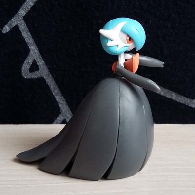 Monster Collection Shiny Mega Gardevoir (Character Toy